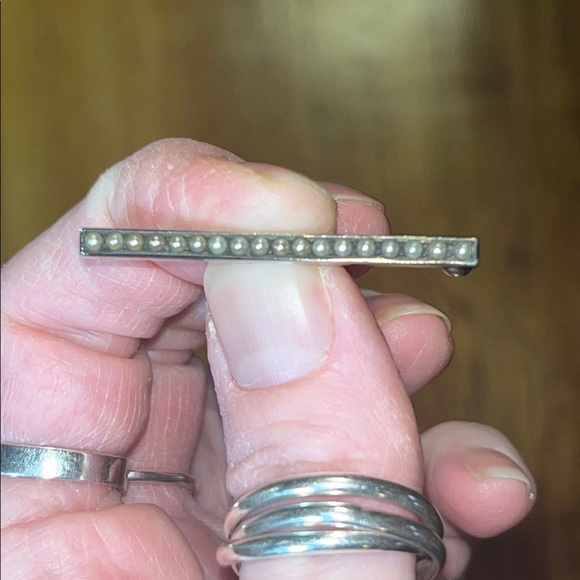 Early 1900’s Sterling Silver And Seed Pearls Small Bar Pin - Picture 4 of 16